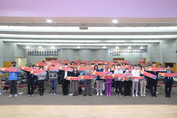  천안시 4월 14일 시청 대회의실에서 2023 천안 K-컬처 박람회 위촉식을 개최했다.